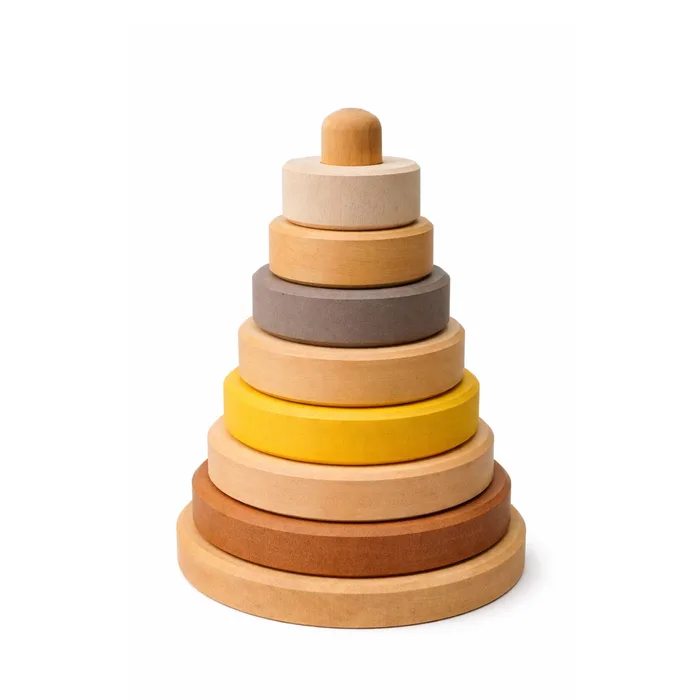 A classic pyramid in beige tones